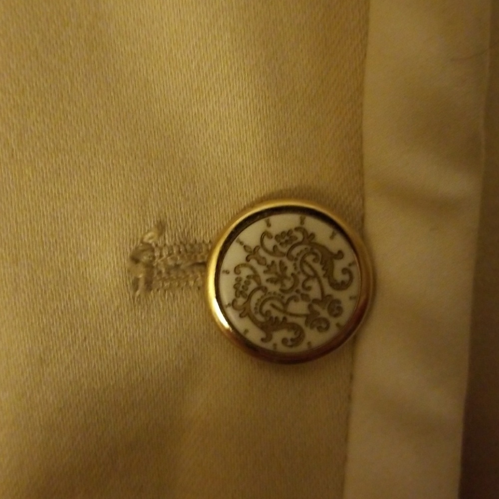 Blazer - Picture 2 of 3
